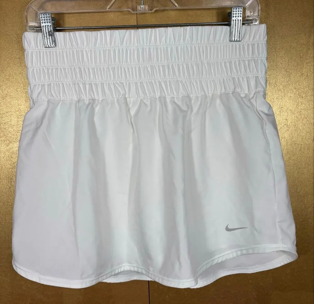 Nike High waisted skort size M
